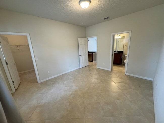 Building Photo - 11902 Lorenza Ln