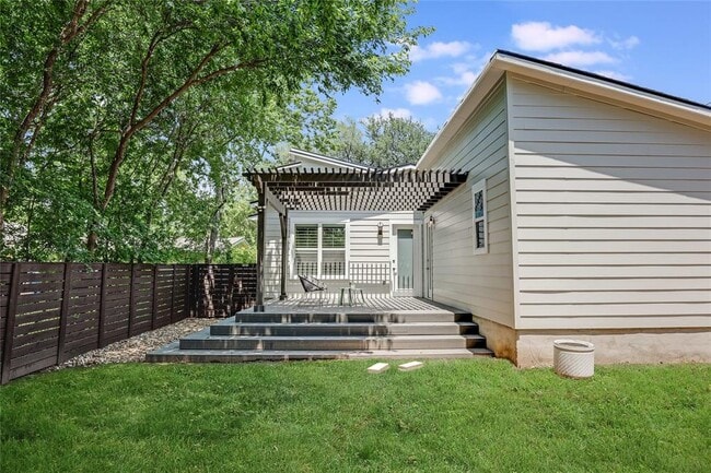 Building Photo - 1809 Pasadena Dr