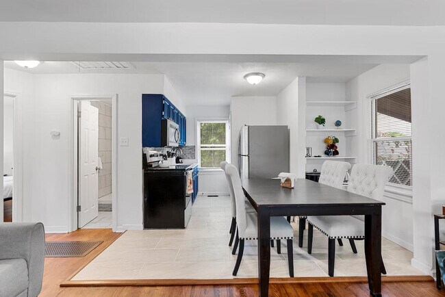 Building Photo - 6444 Wade Ave