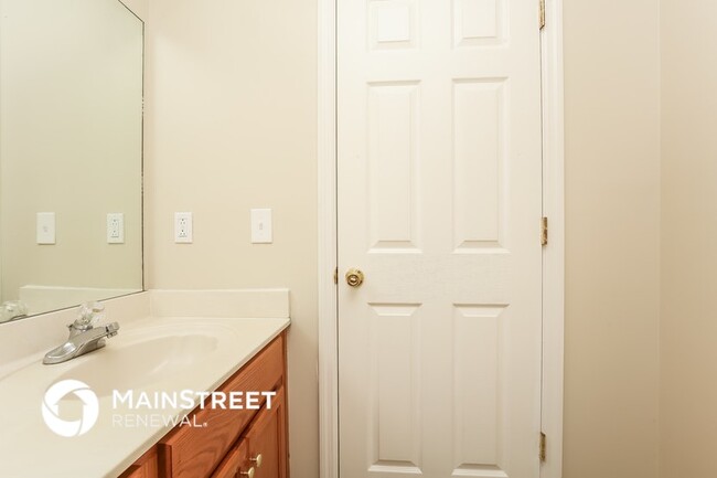 Building Photo - 2544 Old Matthews Rd