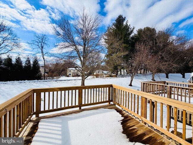 Building Photo - 6160 Majors Ln