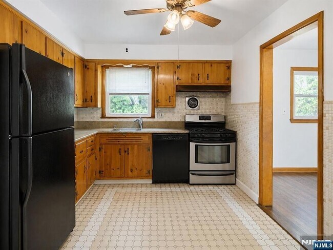 Building Photo - 432 Hamilton Pl