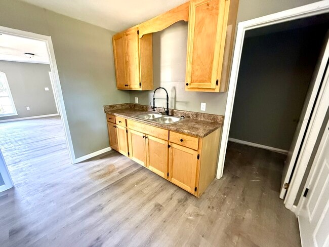 Building Photo - 3831 Morningview Dr
