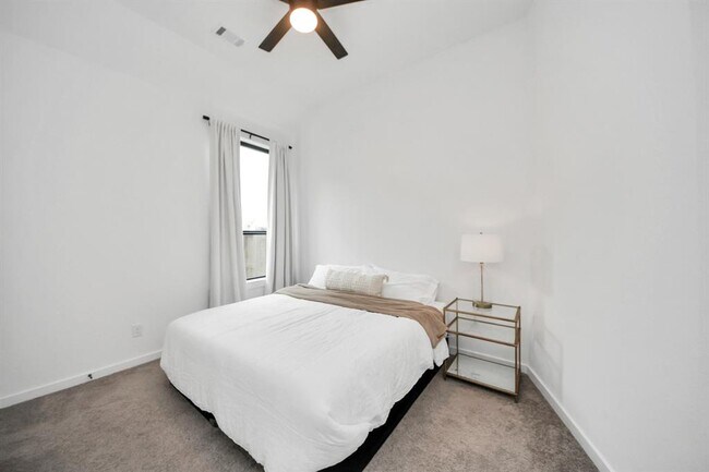 Building Photo - 3927 Shackleton Ct