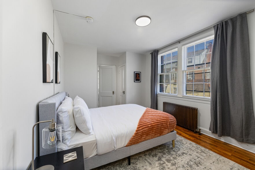 Building Photo - 4348 Southern Ave SE