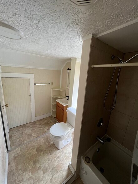 Building Photo - 3603 Kent Rd