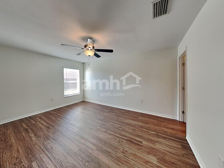 Building Photo - 2207 13th Ave E