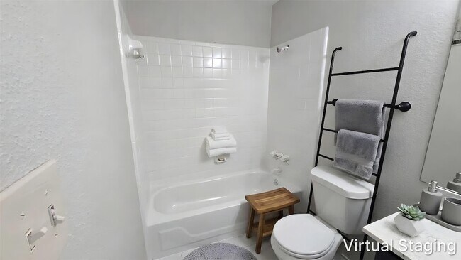 Building Photo - 10705 Braes Bend Dr