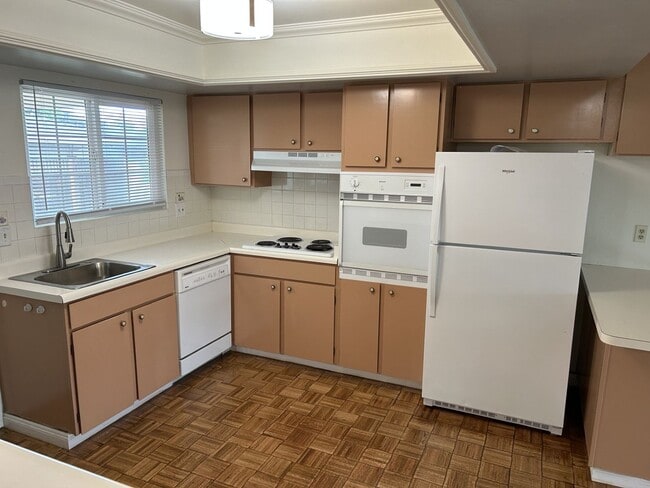 Building Photo - 2040 Barbour Dr
