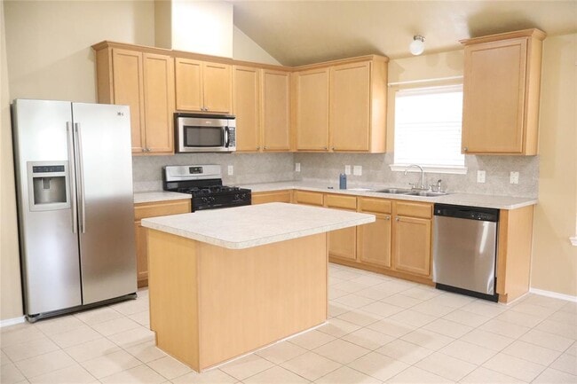 Building Photo - 21590 Kings Bend Dr