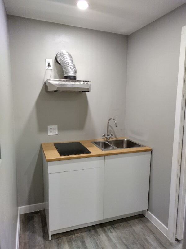 Building Photo - 16526 Chestnut St