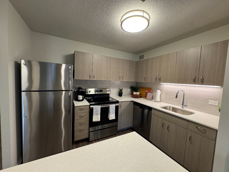 Primary Photo - 1122 N Dearborn St