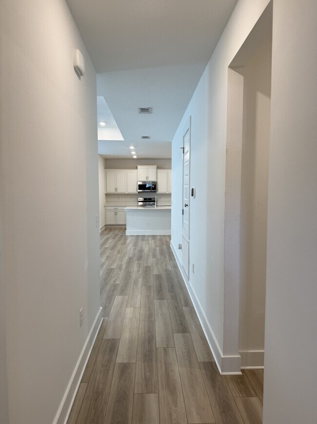 Building Photo - 210 Lyla Ln