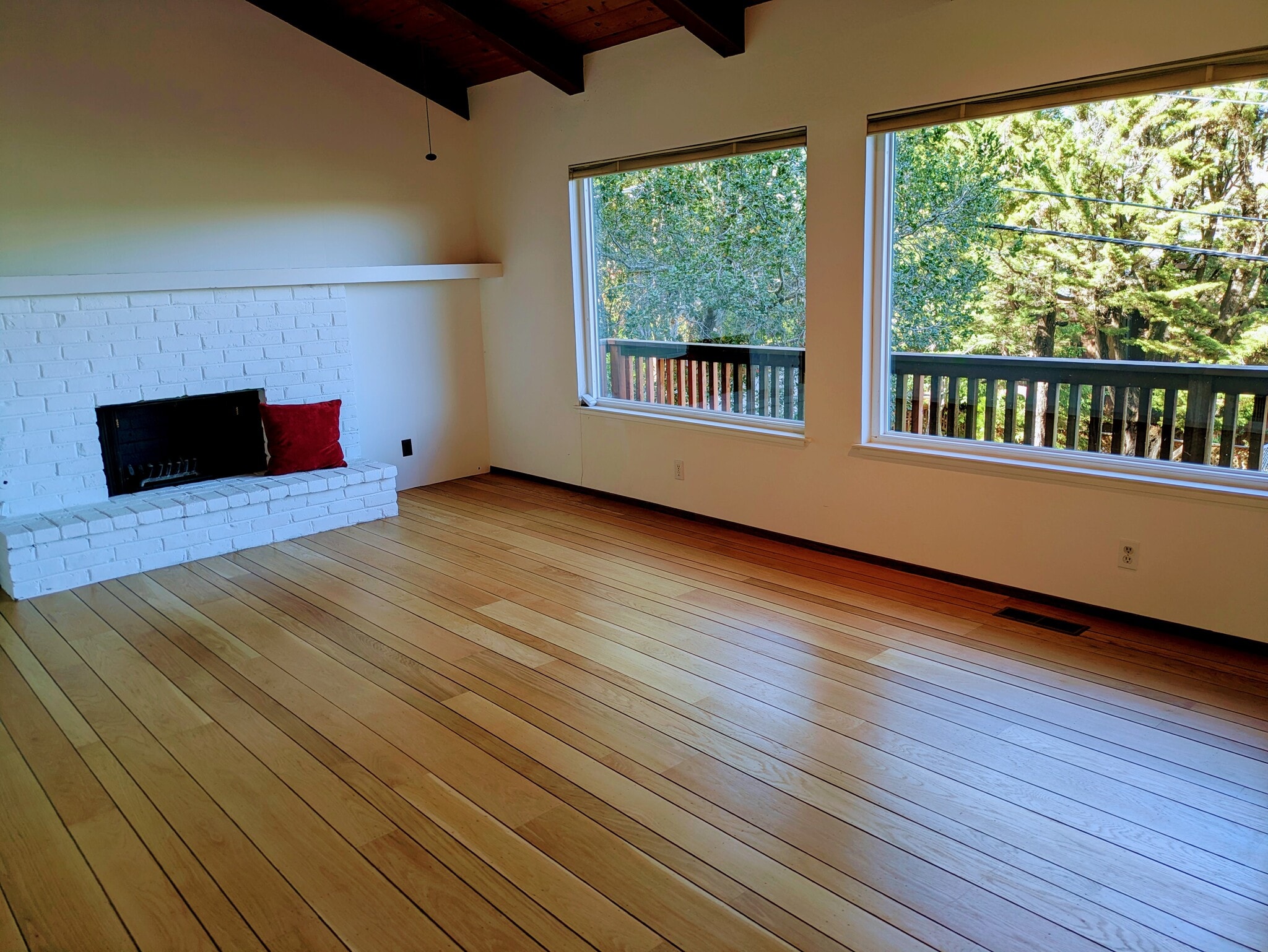 Building Photo - 85 Woodside Dr