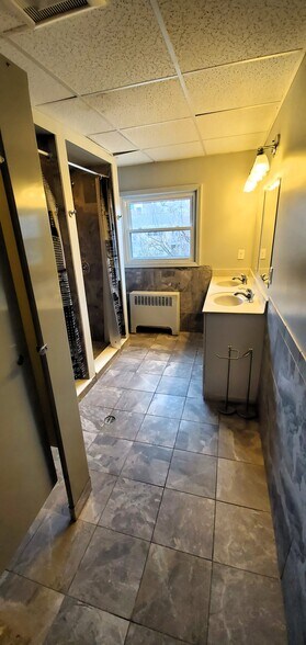 Building Photo - 806 Hill St