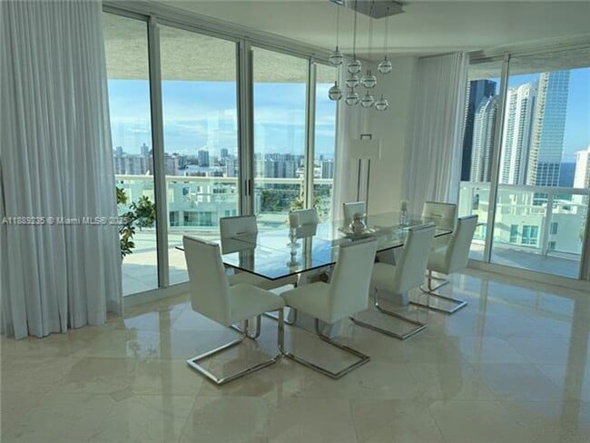 Building Photo - 16400 Collins Ave