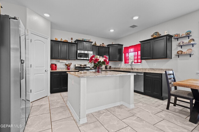 Building Photo - 6024 Hidden Psge Ave