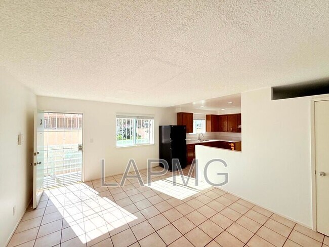 Building Photo - 207 N Mathews St