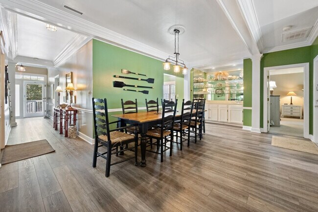 Building Photo - 723 Bonnyneck Dr