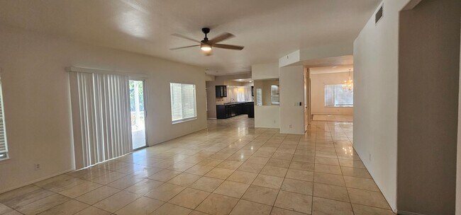 Building Photo - 7229 Ojai Dr