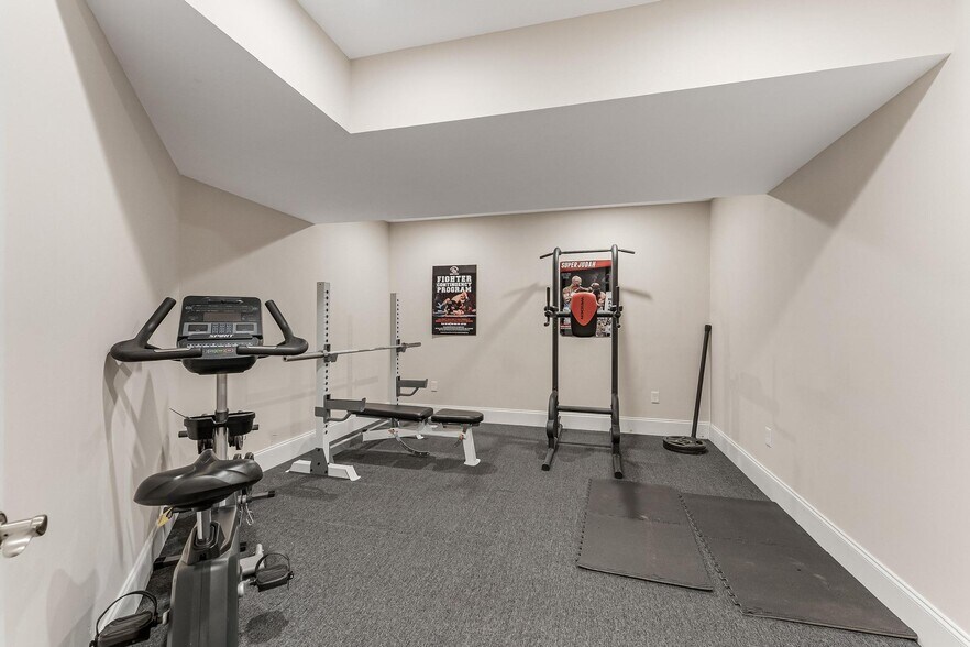 Building Photo - 829 Golden Arrow St