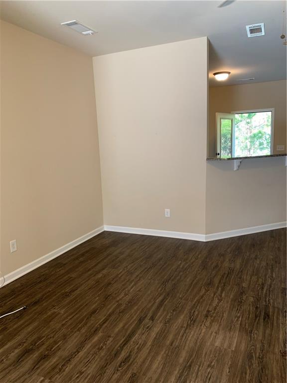 Building Photo - 549 Oakside Pl