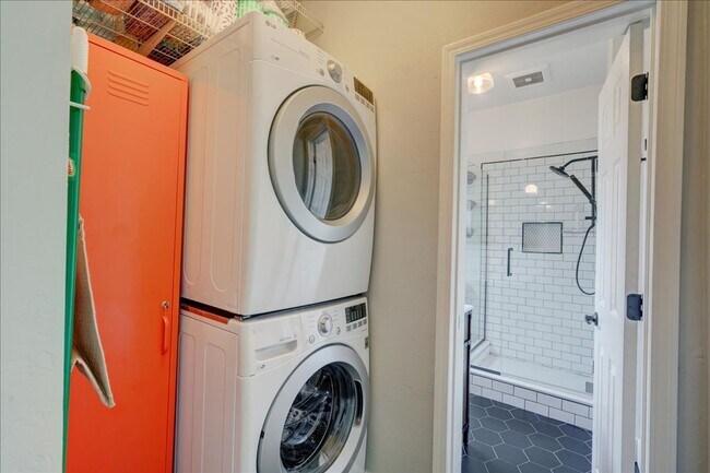 Building Photo - Classic Craftsman with Modern Amenities 2-Bedroom, 2-Bath Rental Home in the Heart of Golden Hill...