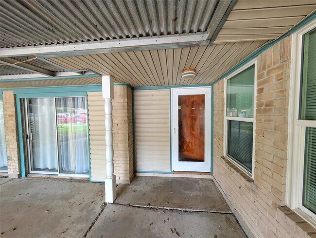 Building Photo - 4919 Connorvale Rd