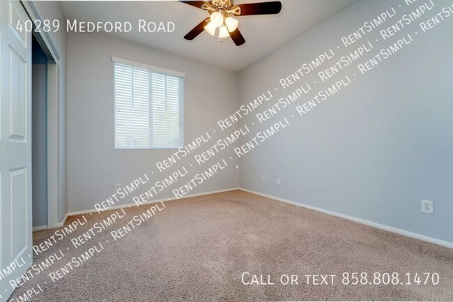 Building Photo - 40289 Medford Rd