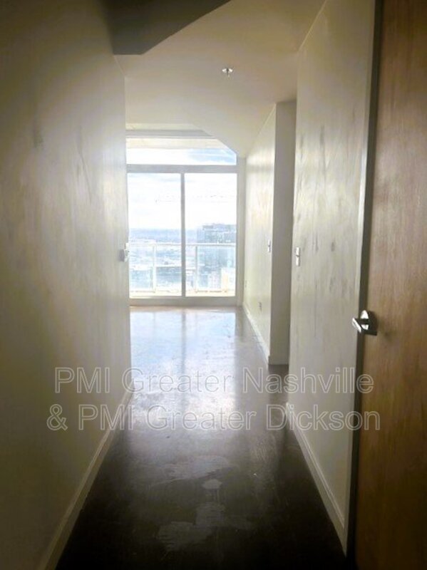 Building Photo - 1154 Division St