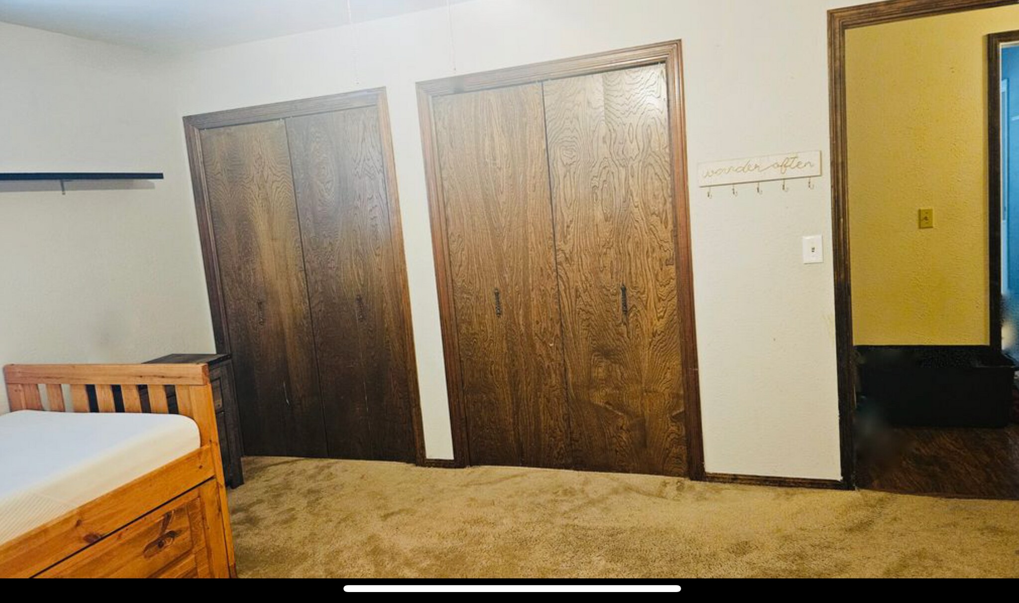 Building Photo - 1615 Camelot Dr