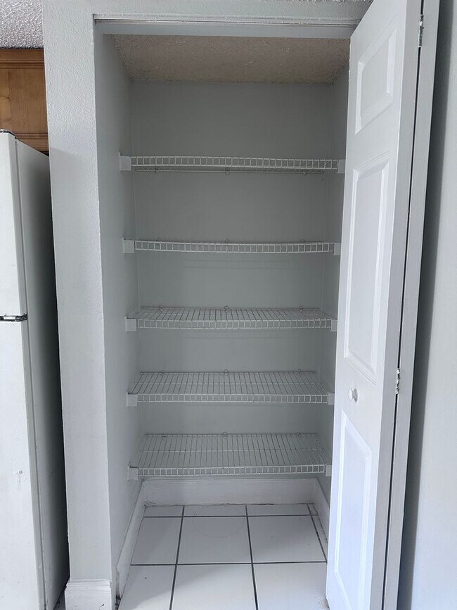 Building Photo - LARGE 3 BED/2.5 BA IN CORAL SPRINGS! Up to 3-Months Off!