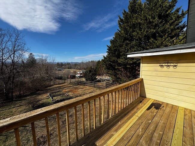 Building Photo - East AVL - Renovated Oakley Bungalow