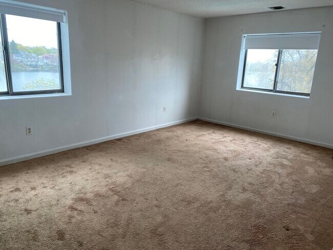 Building Photo - 406 Broadway