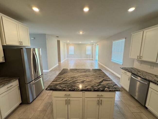 Building Photo - Available NOW!  Incredible, SPACIOUS 5 Bed...