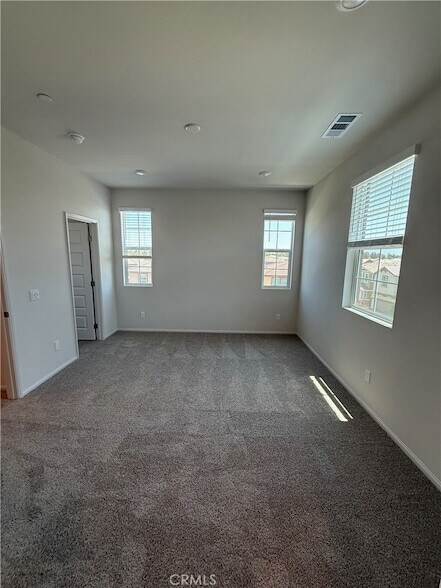 Building Photo - 40475 Melrose Dr