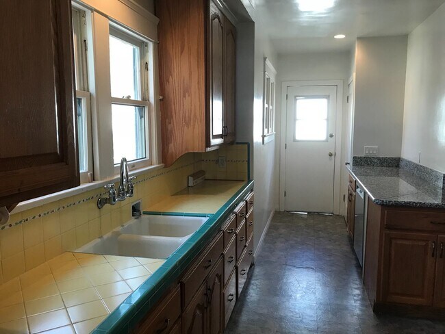 Building Photo - Fenced 3 Bedroom House with Two Car Driveway! Located in the Heart of North Park! In Unit Washer ...