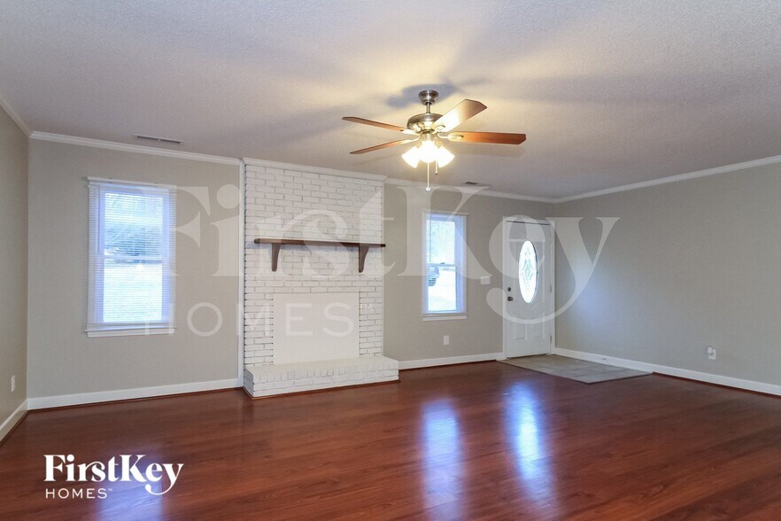 Building Photo - 2328 Pebble Creek Rd