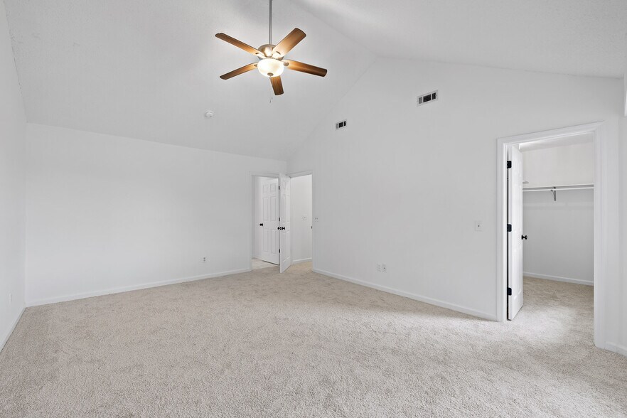 Master - 224 N Brent Dr