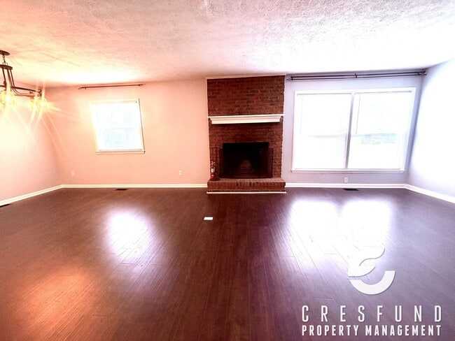 Building Photo - Charming 3 Bedroom 2 Bath Open Concept (Pet Friendly)