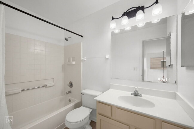 Building Photo - 1518 Meadowsedge Ln
