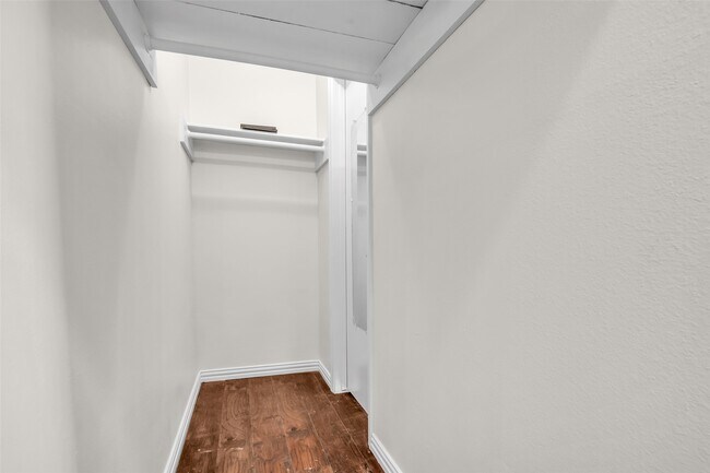 Building Photo - 14715 Barryknoll Ln