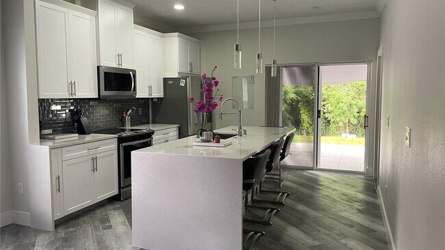 Building Photo - 4625 Waterside Pointe Cir