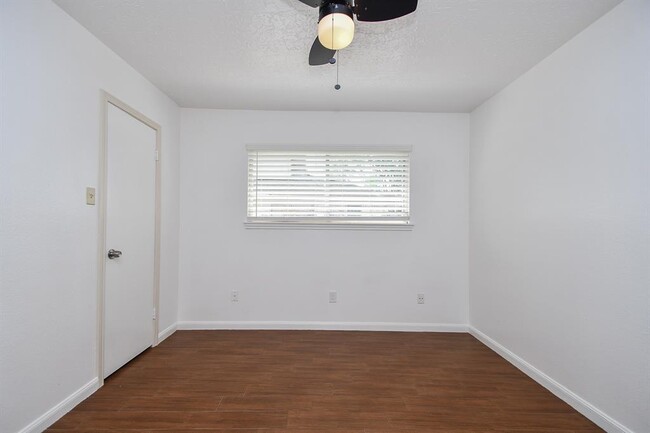 Building Photo - 7714 Eichler Dr