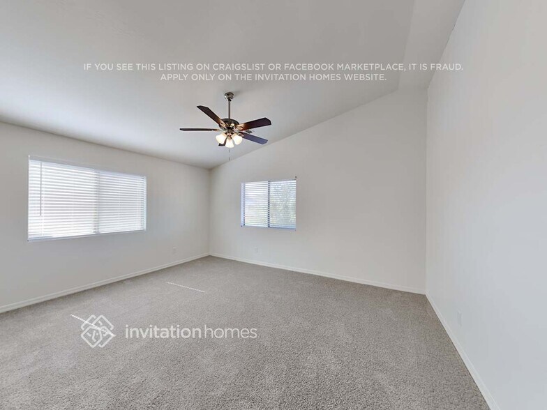 Building Photo - 3130 W Wayland Dr