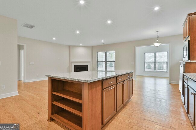 Building Photo - 330 Elkins Pl