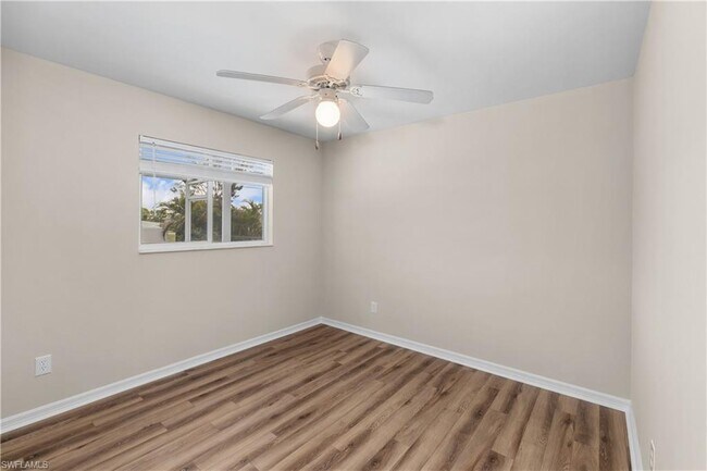 Building Photo - 2721 SW 12th Ave