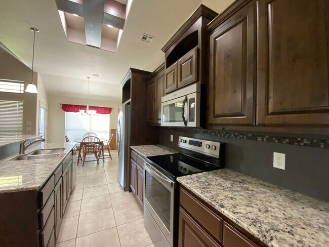 Building Photo - 3 bedroom, 2 bath in Coweta Schools!
