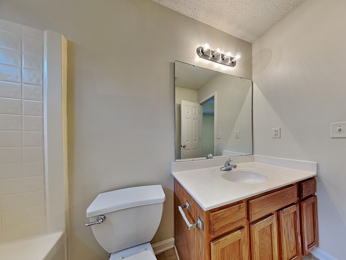 Building Photo - 2920 Westwinds Ct