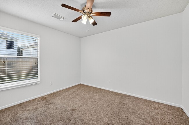 Building Photo - 19439 Hillside Springs Cir